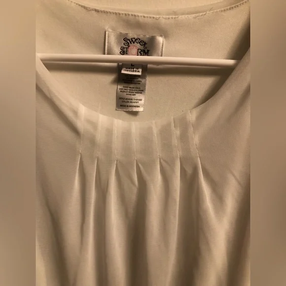 White and Black Sweet Storm Dress - Picture 3 of 9